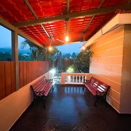 Corner House, Lonavla By Meheru-4 Bhk Villa With Pool Exteriér fotografie
