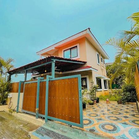 Corner House, Lonavla By Meheru-4 Bhk Villa With Pool Exteriér fotografie